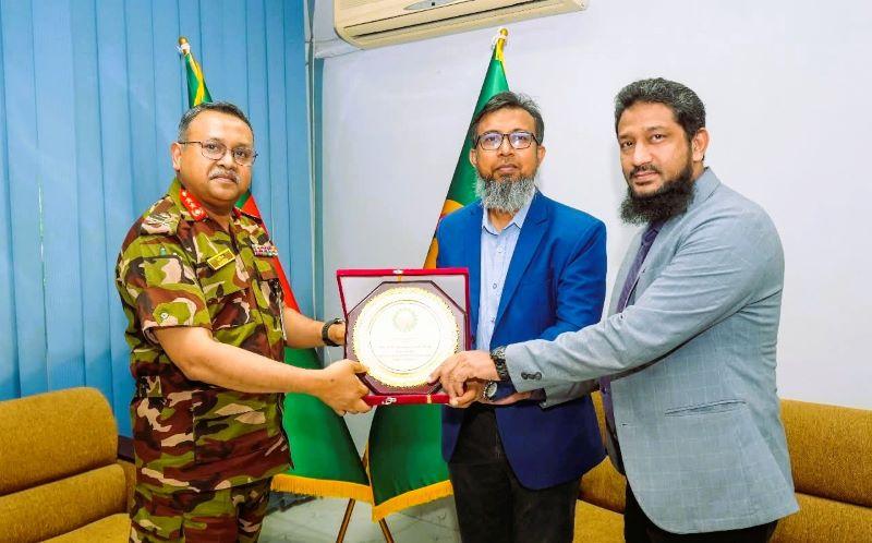 মেশিন টুলস কারখানা পরিদর্শন করেছেন ডুয়েট উপাচার্য
